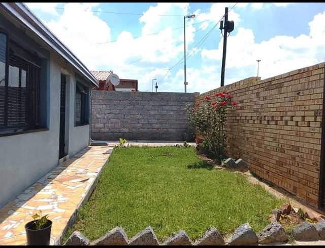 1 BEDROOM HOUSE FOR SALE IN MOLAPO